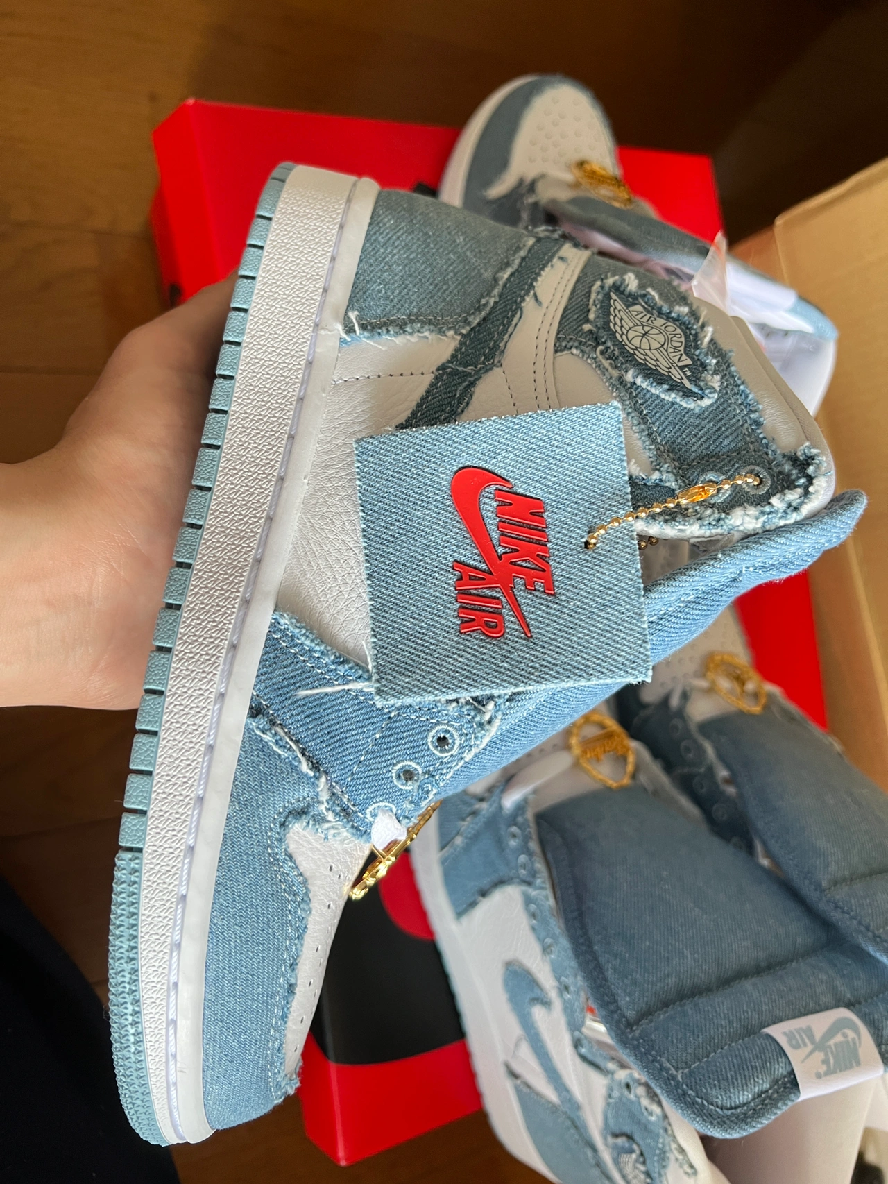 Air Jordan 1 Retro High OG ‘Denim’ photo review