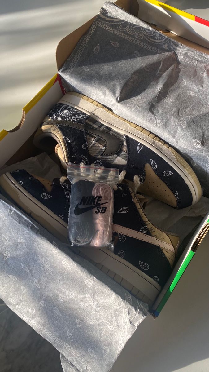 Nike x Travis Scott SB Dunk Low Premium QS ‘Cactus Jack’ photo review